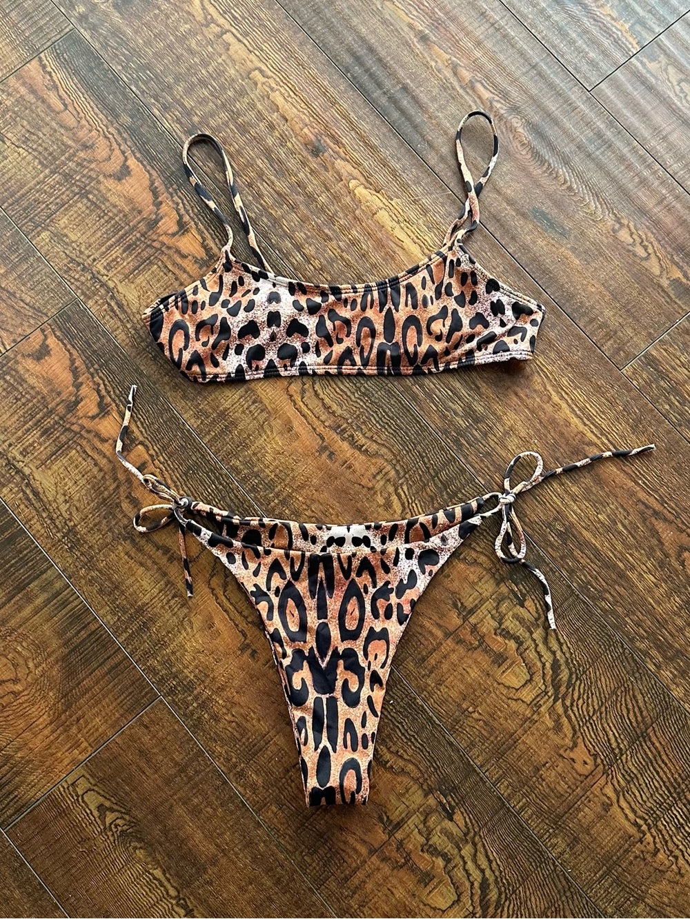 Amazon Essentials Leopard Print Tie-Side Bikini - Brown & Black